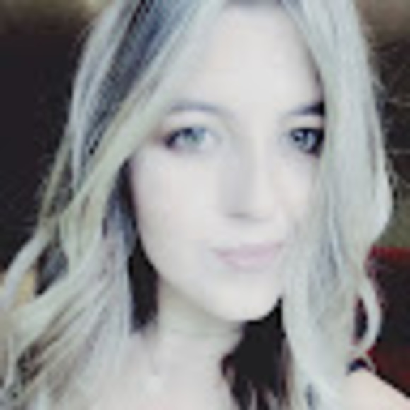 Meet your Posher, Daniela - Picture 1 of 1